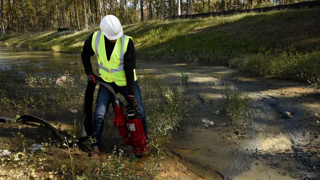 Key-Features-to-Consider-When-Choosing-an-Industrial-Submersible-Water-Pump
